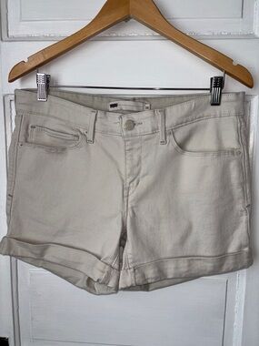 LEVI’S CUFFED DENIM SHORTS